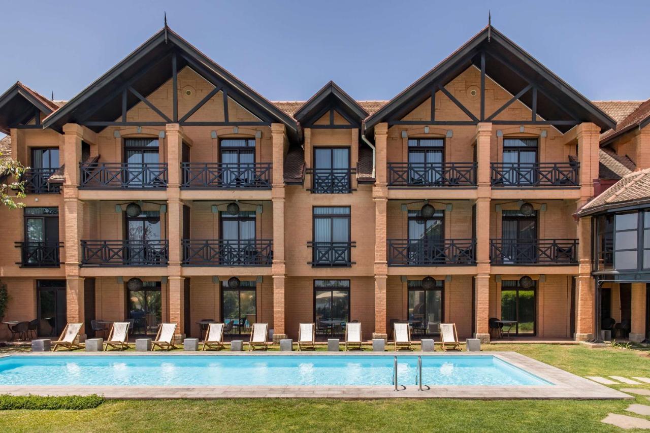 Radisson Hotel Tamboho Waterfront Antananarivo Exterior foto