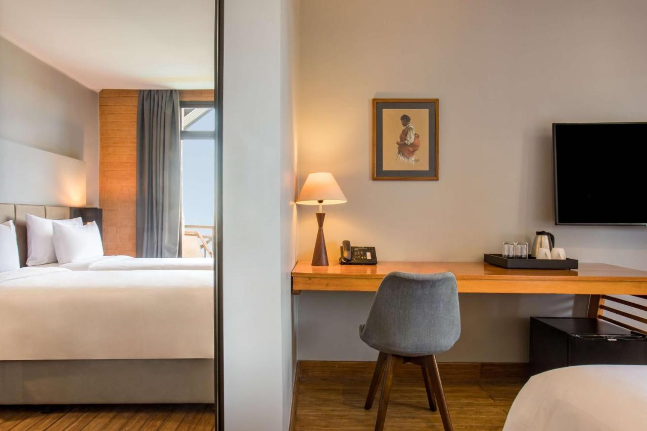 Radisson Hotel Tamboho Waterfront Antananarivo Exterior foto