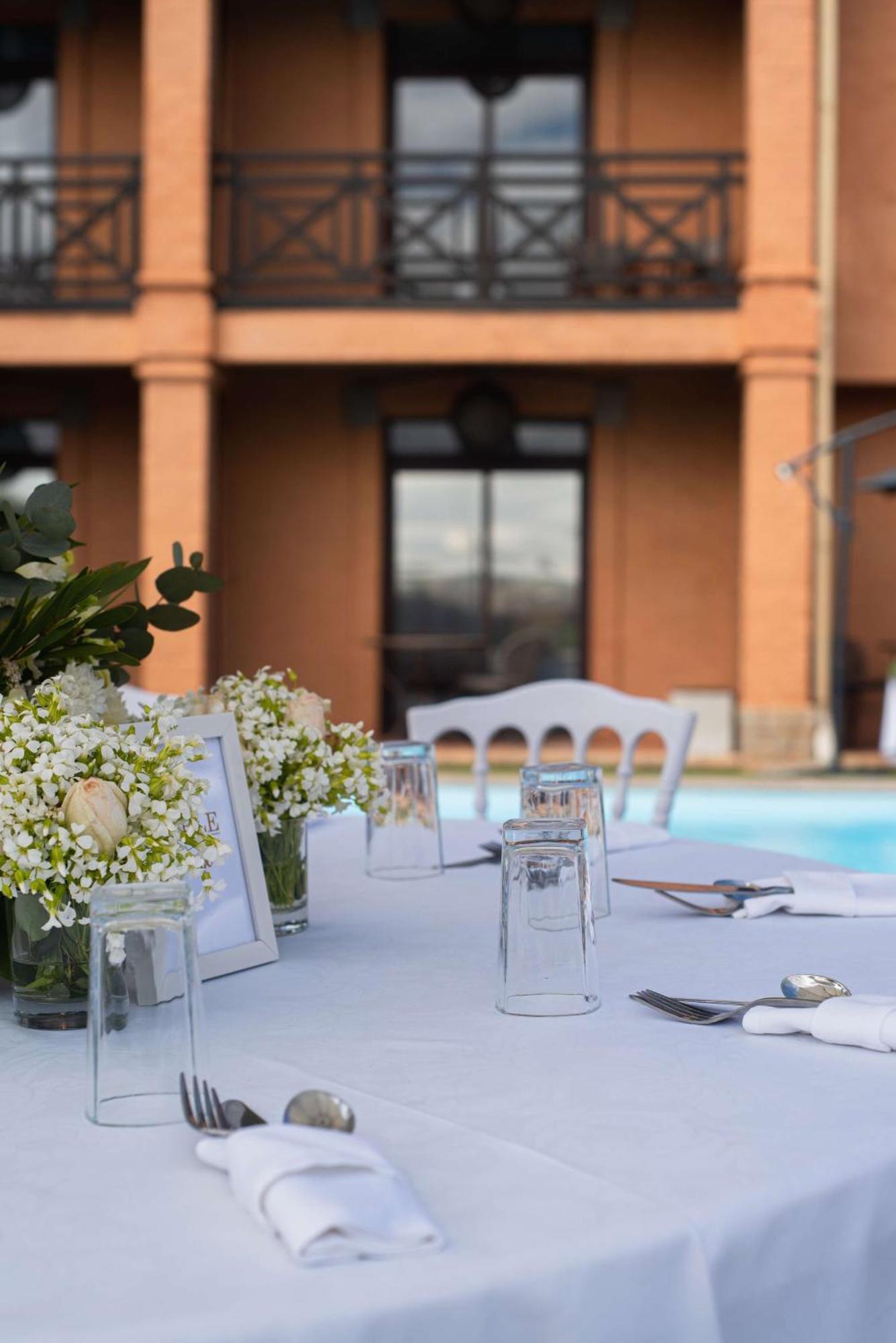 Radisson Hotel Tamboho Waterfront Antananarivo Exterior foto