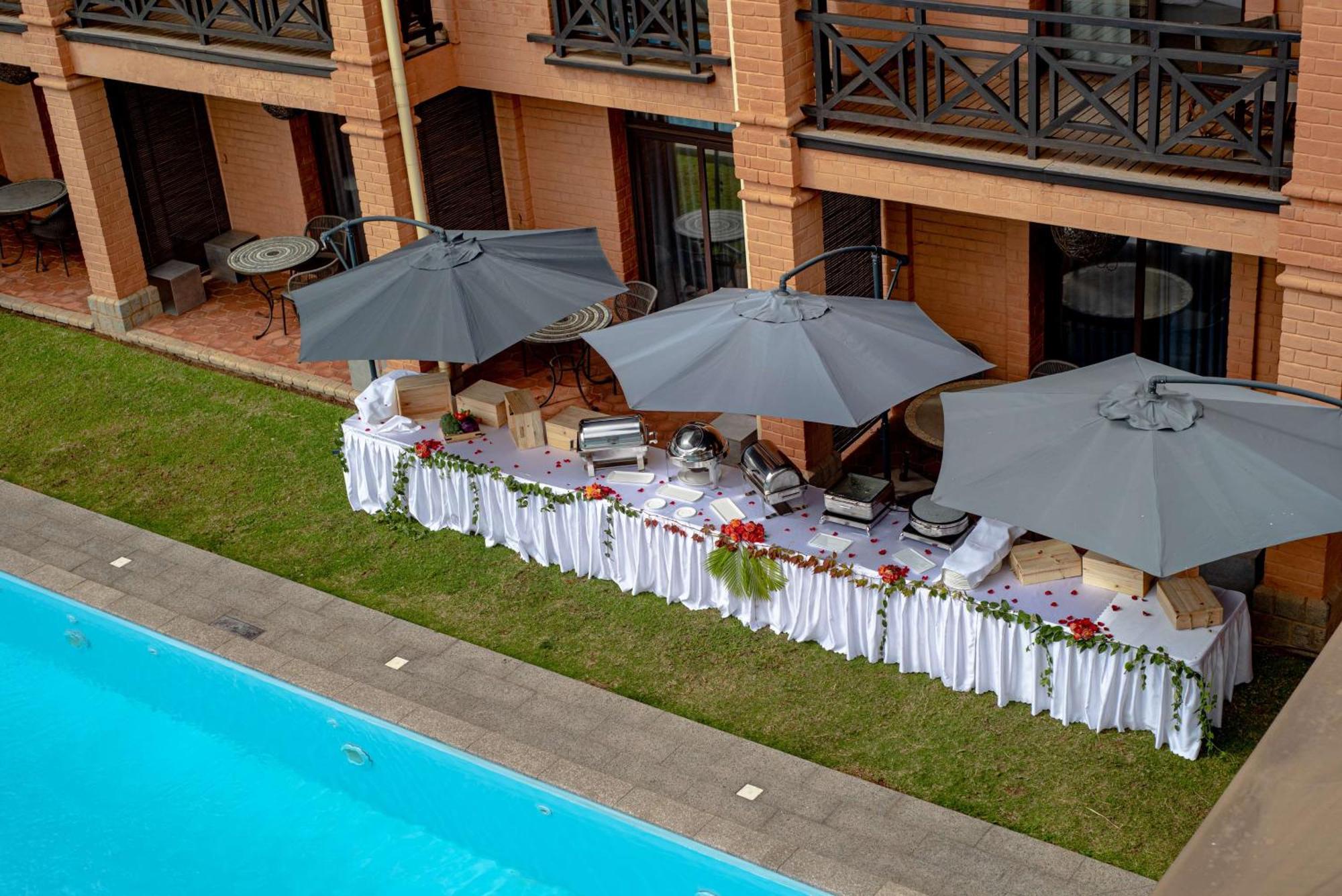 Radisson Hotel Tamboho Waterfront Antananarivo Exterior foto